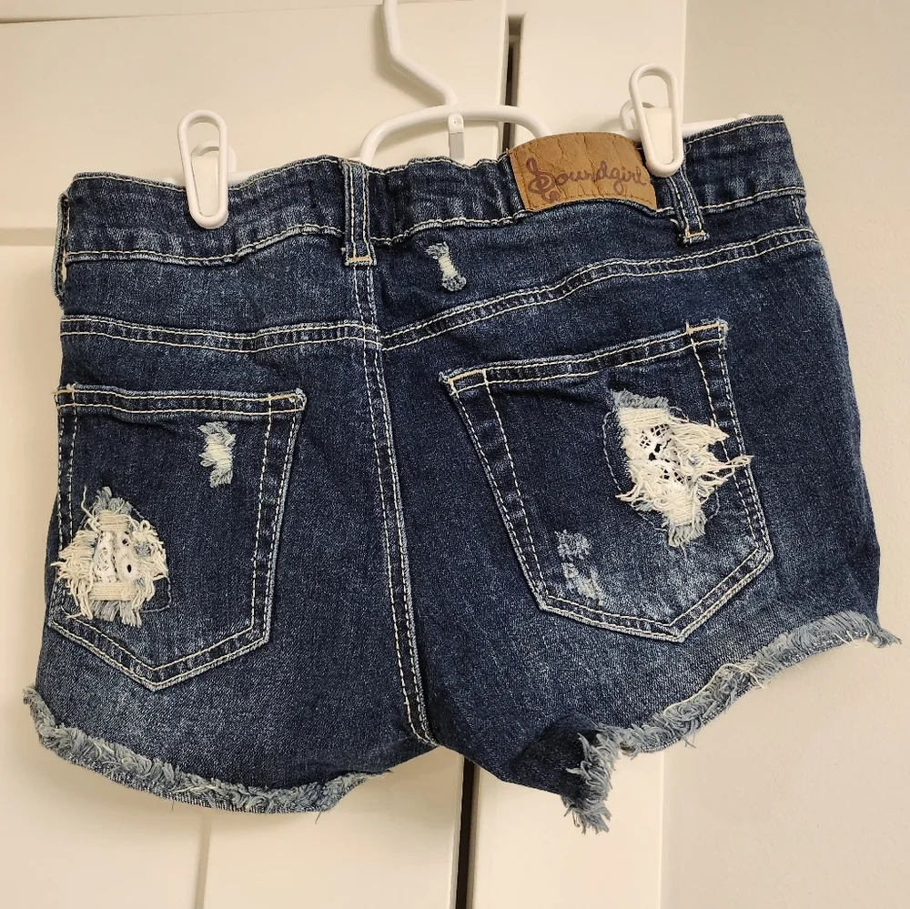 Shorts - Picture 2 of 5